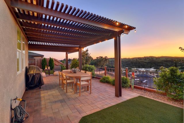 2126 Thomas Dr, Jackson, CA 95642