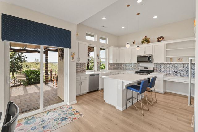 2126 Thomas Dr, Jackson, CA 95642