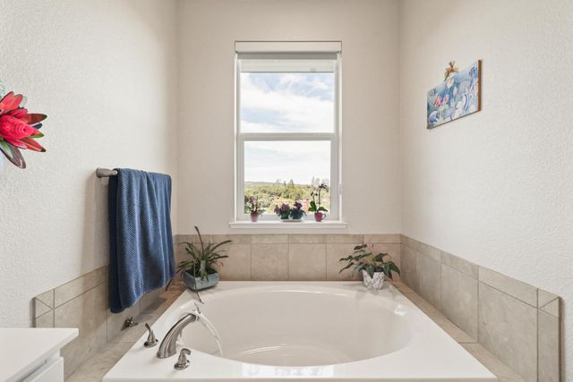 2126 Thomas Dr, Jackson, CA 95642