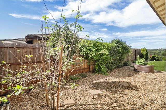 2126 Thomas Dr, Jackson, CA 95642