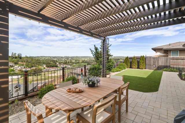 2126 Thomas Dr, Jackson, CA 95642