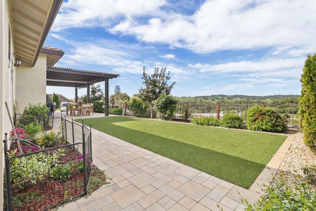 2126 Thomas Dr, Jackson, CA 95642