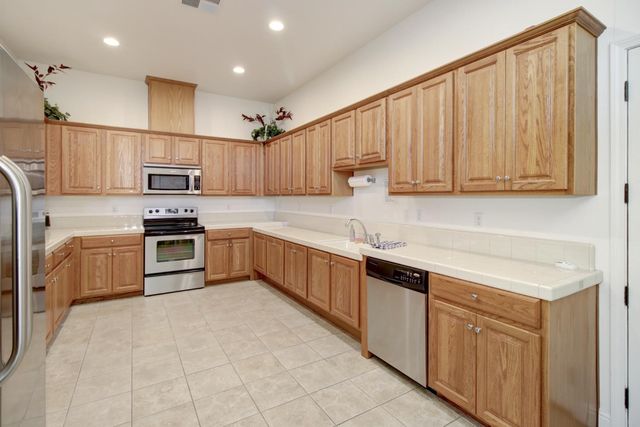 2126 Thomas Dr, Jackson, CA 95642