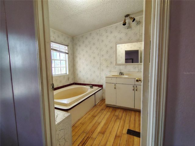 14240 SR 471, Webster, FL 33597