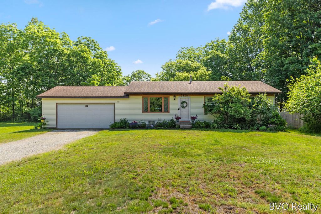 5820 Belmont Avenue NE, Belmont, MI 49306
