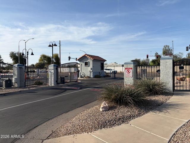 1680 E AUGUSTA Avenue, Chandler, AZ 85249