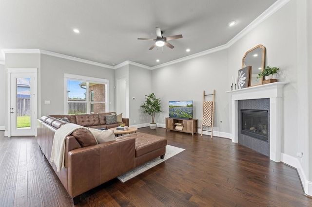 2006 Laurie Darlin Drive, Conroe, TX 77384