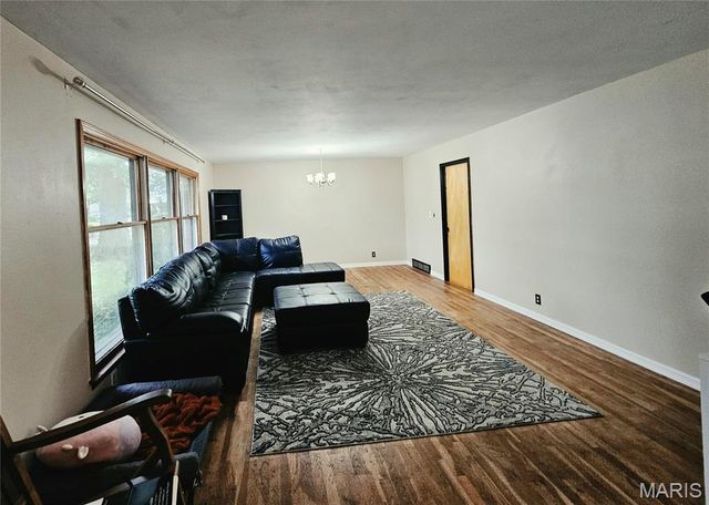 8 Friendship Court, Troy, MO 63379