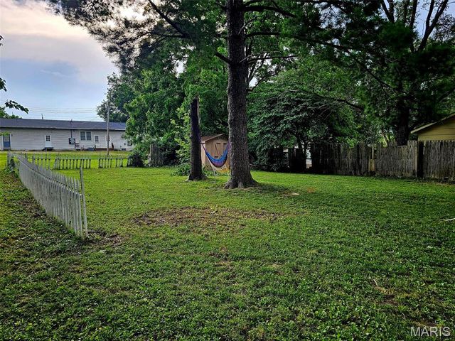 8 Friendship Court, Troy, MO 63379