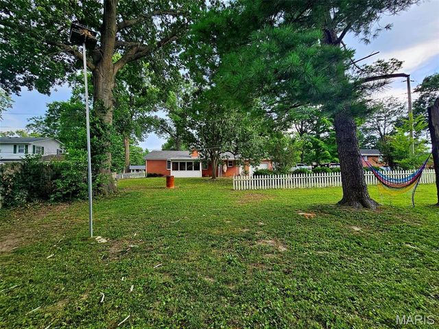 8 Friendship Court, Troy, MO 63379