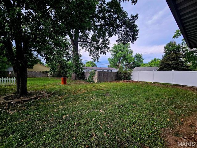 8 Friendship Court, Troy, MO 63379