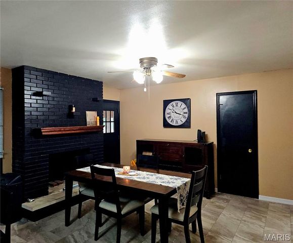 8 Friendship Court, Troy, MO 63379
