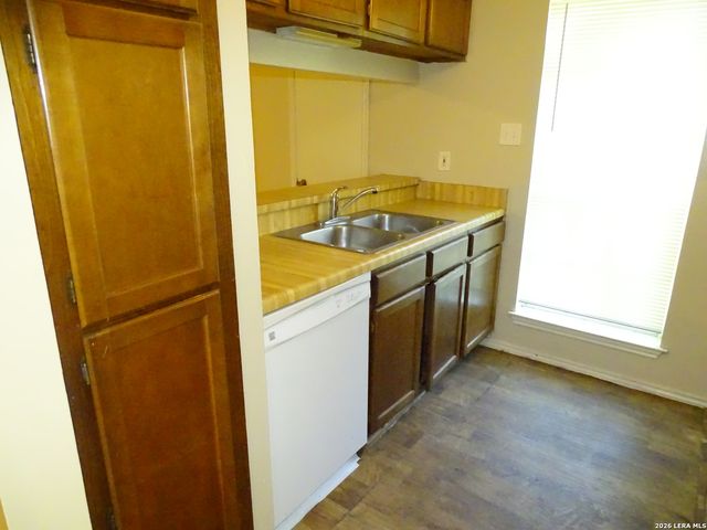 8898 Meadow Range, San Antonio, TX 78250