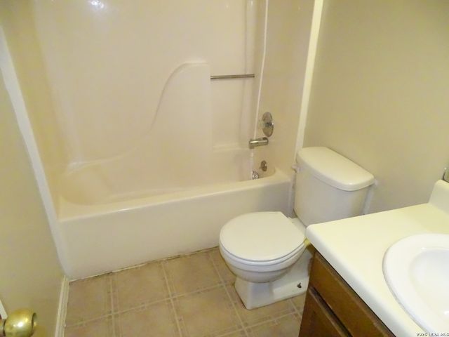 8898 Meadow Range, San Antonio, TX 78250