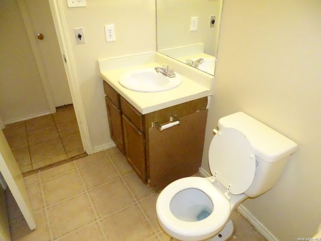 8898 Meadow Range, San Antonio, TX 78250