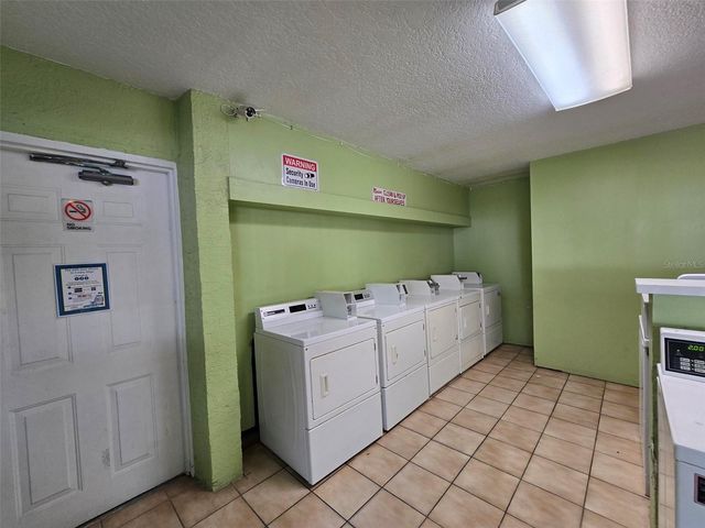 7186 E BANK DRIVE 7186, Tampa, FL 33617