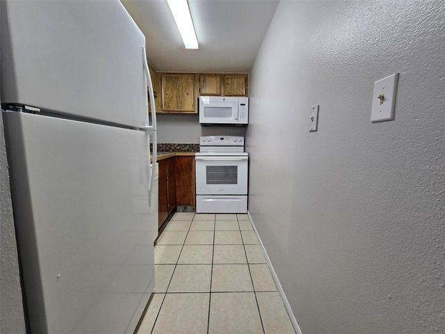 7186 E BANK DRIVE 7186, Tampa, FL 33617