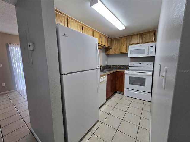 7186 E BANK DRIVE 7186, Tampa, FL 33617