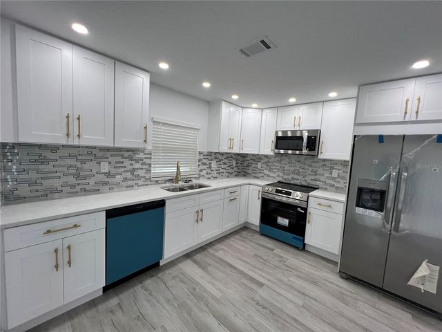 4210 RIVER HILLS DRIVE, Tampa, FL 33617