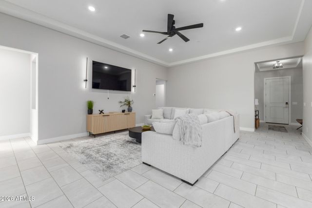 18399 W BROOKWOOD Drive, Goodyear, AZ 85338