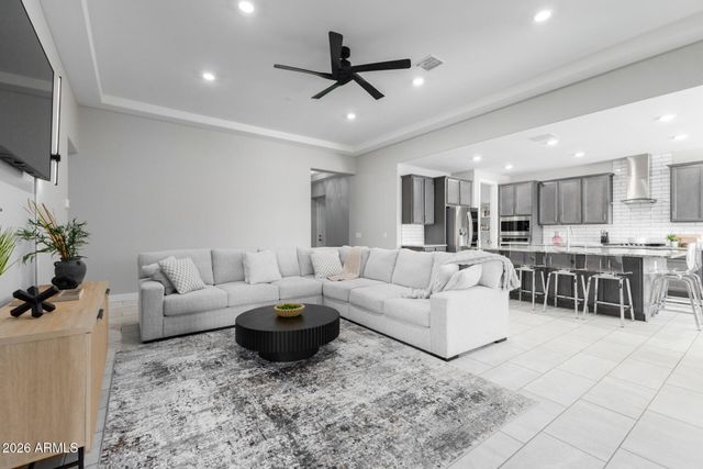 18399 W BROOKWOOD Drive, Goodyear, AZ 85338