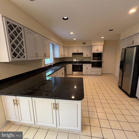 3502 HOLLY RD, Annandale, VA 22003