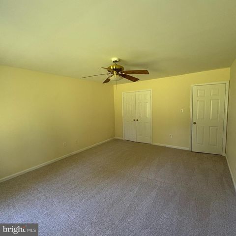 3502 HOLLY RD, Annandale, VA 22003