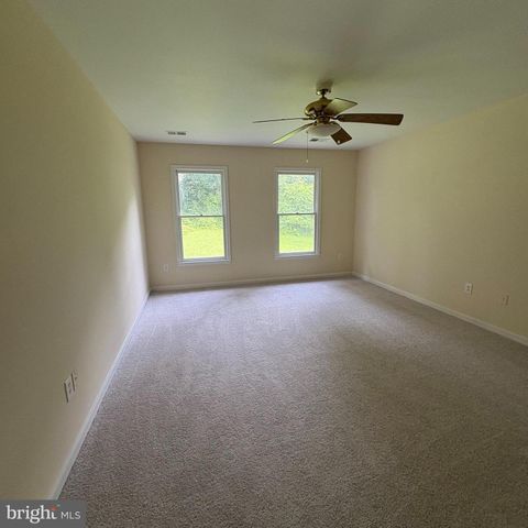 3502 HOLLY RD, Annandale, VA 22003