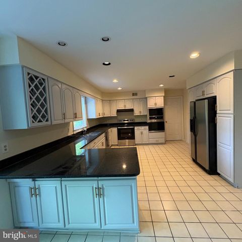3502 HOLLY RD, Annandale, VA 22003