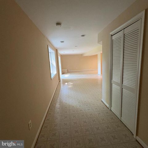 3502 HOLLY RD, Annandale, VA 22003