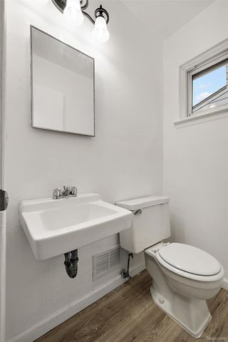 14421 Labelle Street, Oak Park, MI 48237