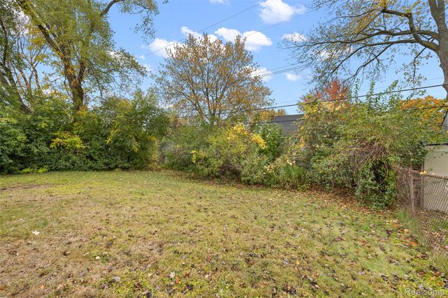 14421 Labelle Street, Oak Park, MI 48237