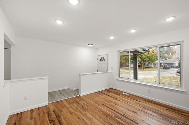 14421 Labelle Street, Oak Park, MI 48237