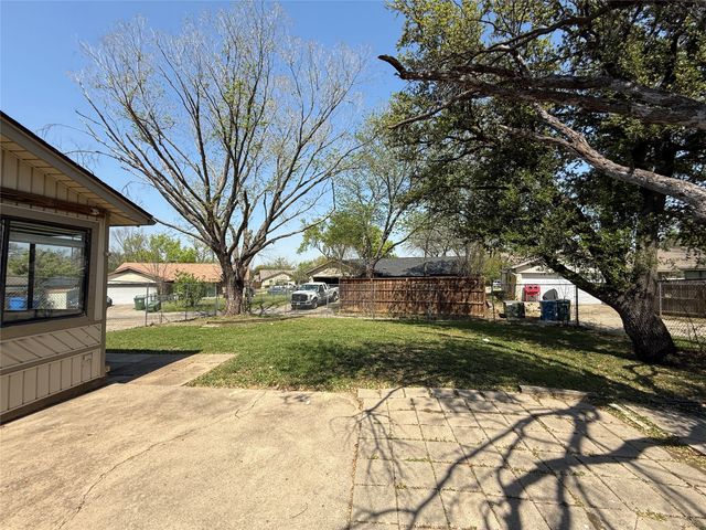 2107 Rockwood Drive, Carrollton, TX 75007