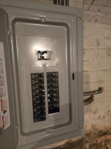 8531 S Euclid Avenue, Chicago, IL 60617