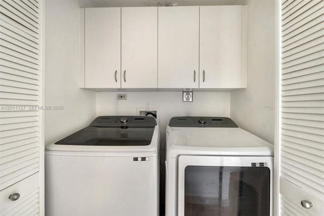 801 Brickell Key Blvd 1503, Miami, FL 33131