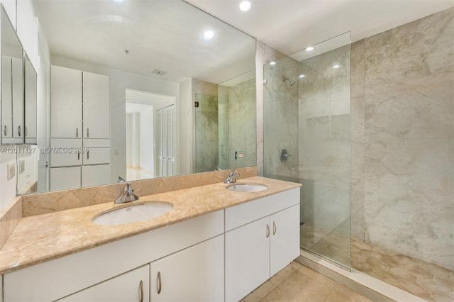 801 Brickell Key Blvd 1503, Miami, FL 33131
