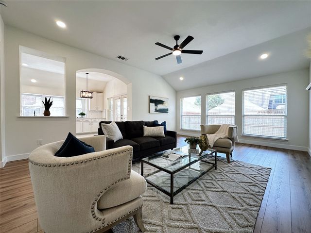 7514 Amesbury Lane, Rowlett, TX 75089
