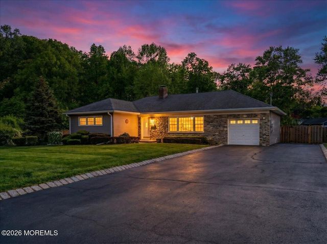 259 Hamiltonian Drive, Middletown, NJ 07701