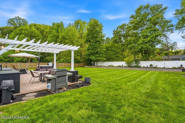 259 Hamiltonian Drive, Middletown, NJ 07701