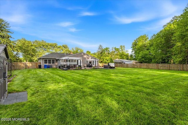 259 Hamiltonian Drive, Middletown, NJ 07701