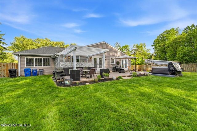 259 Hamiltonian Drive, Middletown, NJ 07701
