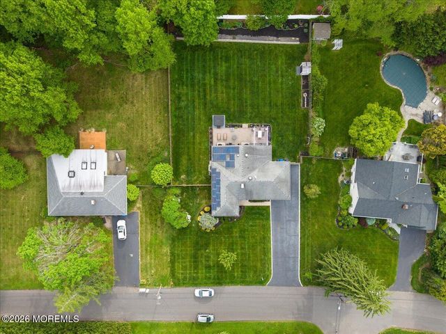 259 Hamiltonian Drive, Middletown, NJ 07701