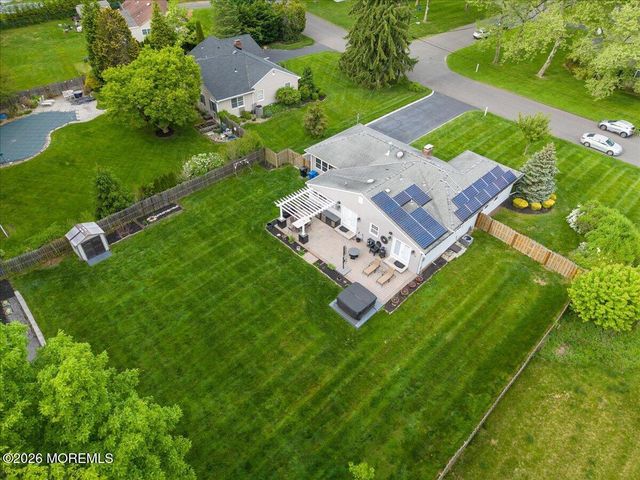259 Hamiltonian Drive, Middletown, NJ 07701