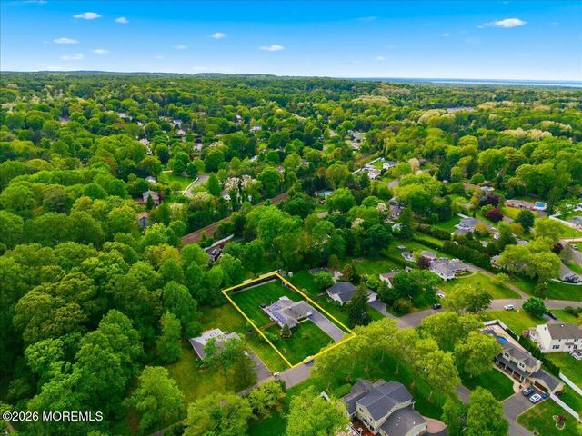 259 Hamiltonian Drive, Middletown, NJ 07701