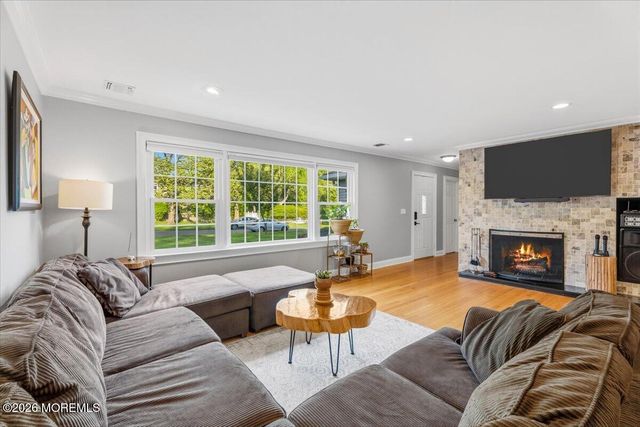 259 Hamiltonian Drive, Middletown, NJ 07701