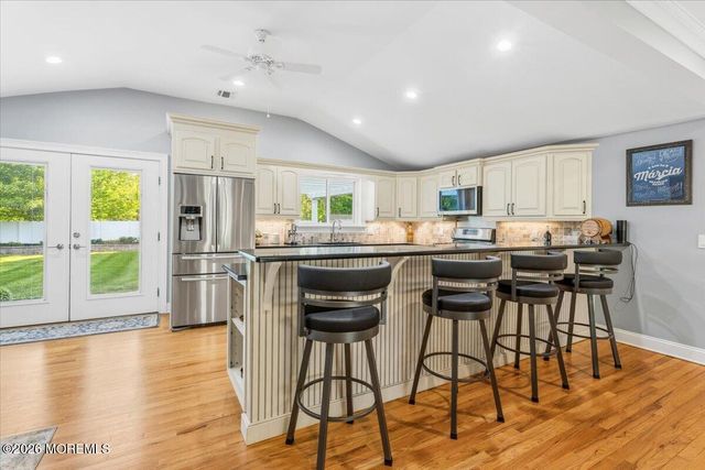 259 Hamiltonian Drive, Middletown, NJ 07701