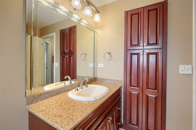 434 Timothy Court, Schaumburg, IL 60193
