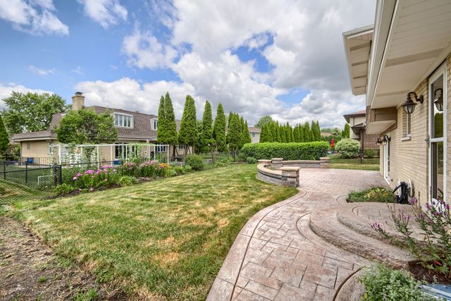 434 Timothy Court, Schaumburg, IL 60193