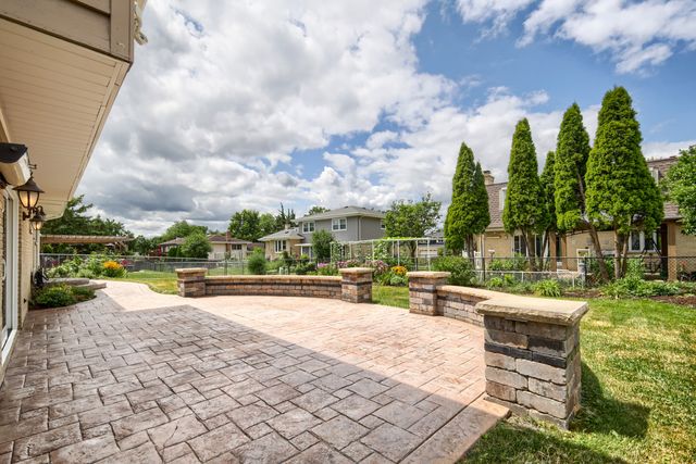 434 Timothy Court, Schaumburg, IL 60193